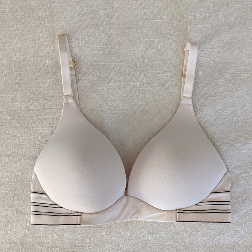 Soft pink wireless Lively bra